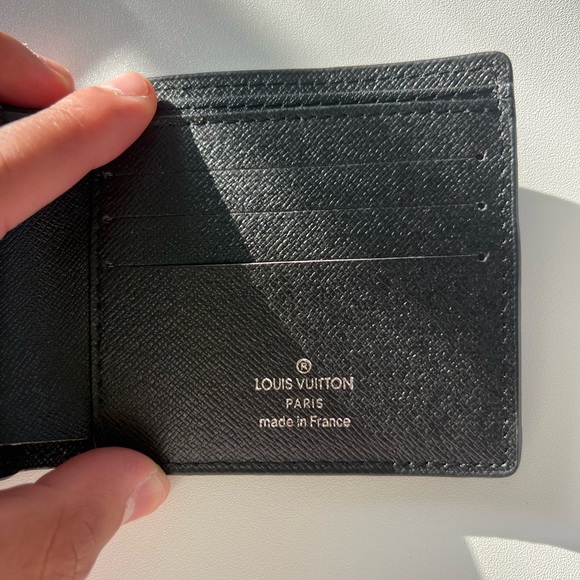 Black men’s wallet - Picture 4 of 6